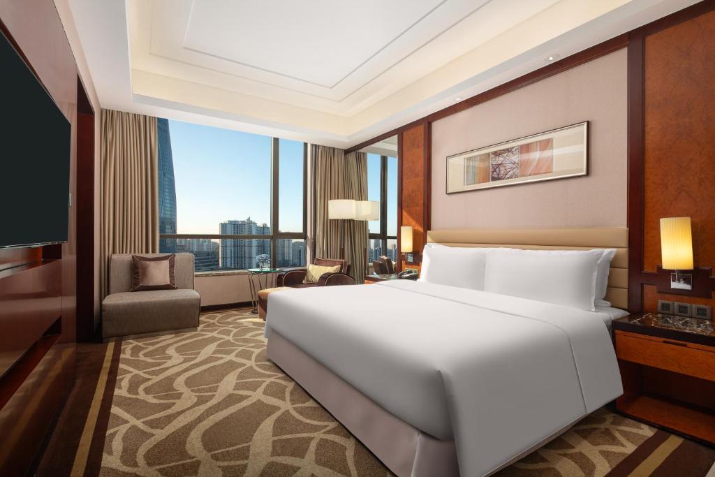 Crowne Plaza Tianjin Binhai Center, an IHG Hotel photo 1