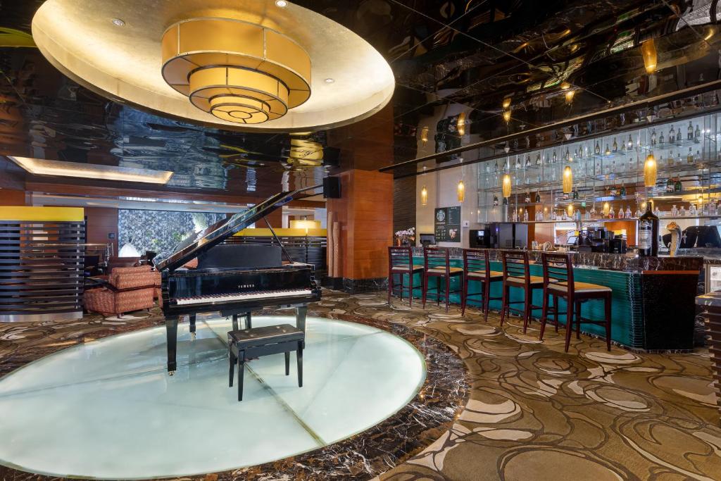 Crowne Plaza Tianjin Binhai Center, an IHG Hotel photo 2