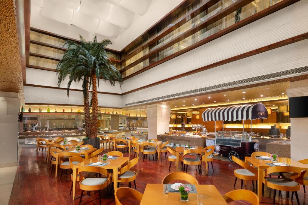Crowne Plaza Tianjin Binhai Center, an IHG Hotel photo 3