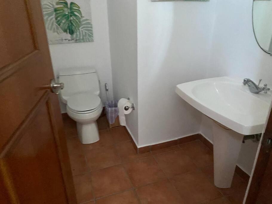Lovely 2 Bed room villa with Beach & Pool photo 2