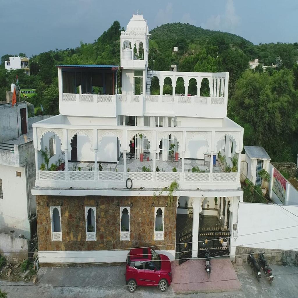 Emperor resort by ghumo udaipur photo 1