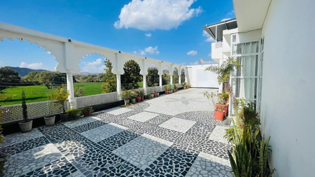 Emperor resort by ghumo udaipur photo 2