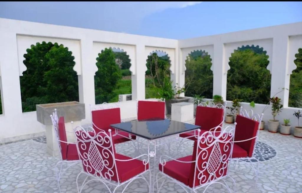 Emperor resort by ghumo udaipur photo 4
