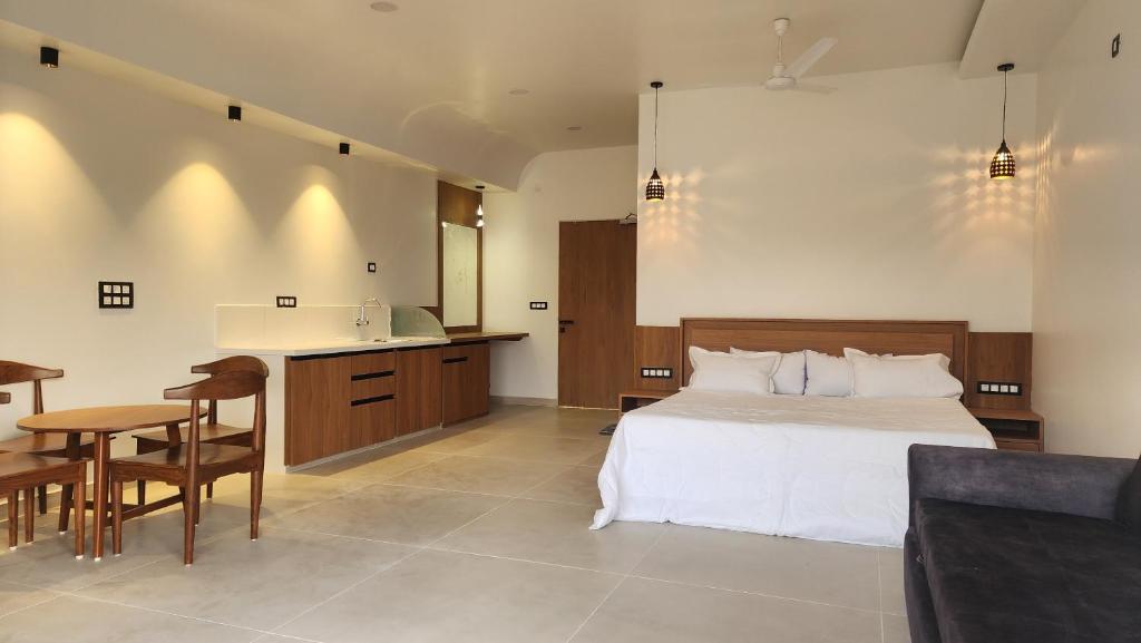 Amrutiya Farmview Suit photo 3