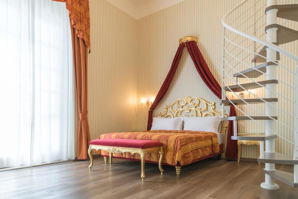 Regina del Garda Suite photo 1