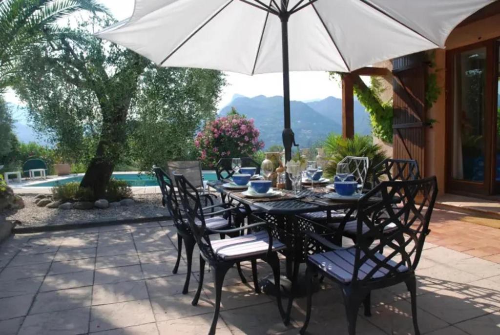Stunning Mountain Views with Secluded Private Pool photo 4