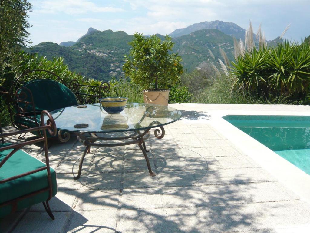 Stunning Mountain Views with Secluded Private Pool photo 1