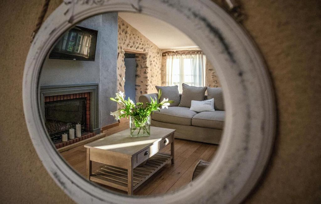 2 Bedroom Stunning Home In Les Mes photo 1