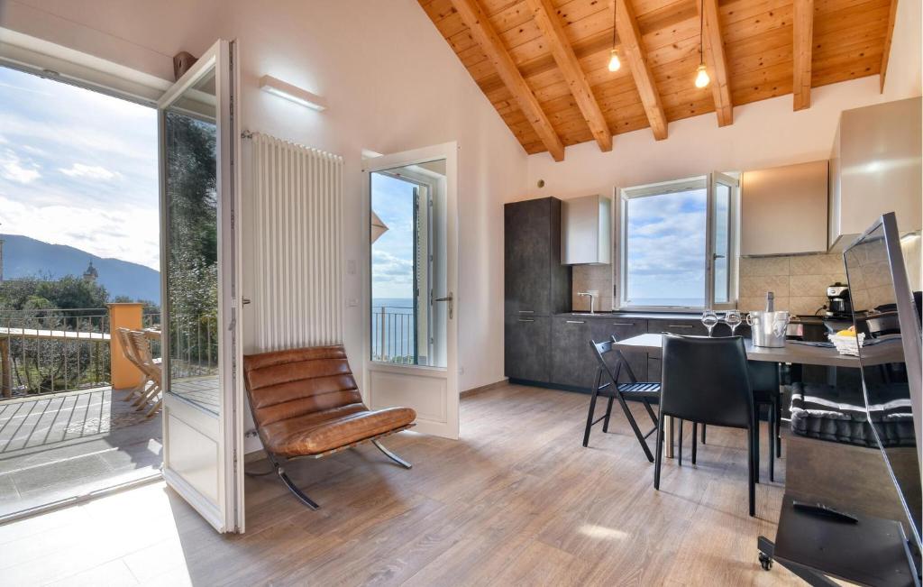 Awesome Apartment In Recco With Kitchen photo 3