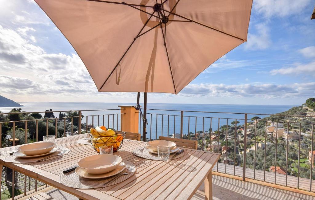 Awesome Apartment In Recco With Kitchen photo 4