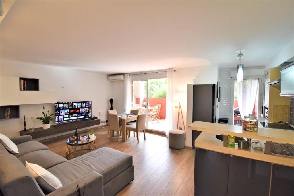 Luxueux 2 pièces de standing piscine et parking privé photo 4