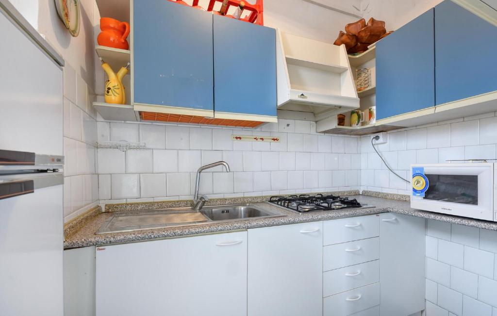 1 Bedroom Amazing Apartment In Laigueglia photo 2