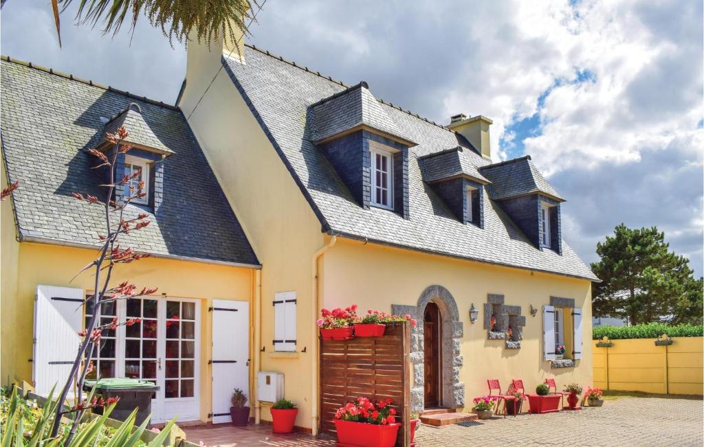 Stunning Home In Cleder With 5 Bedrooms