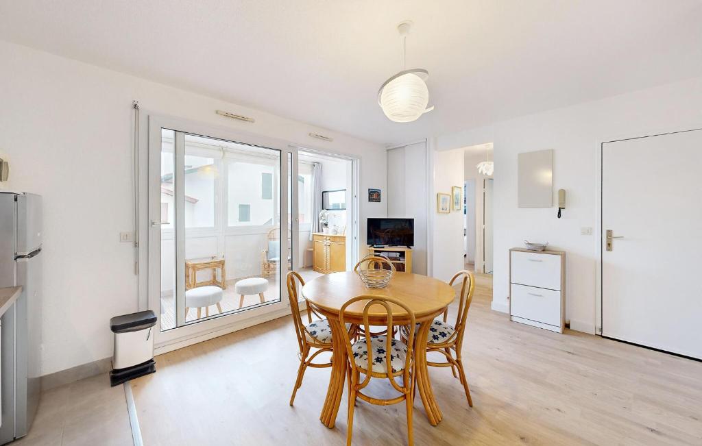 Stunning Apartment In Ciboure With Kitchen photo 2