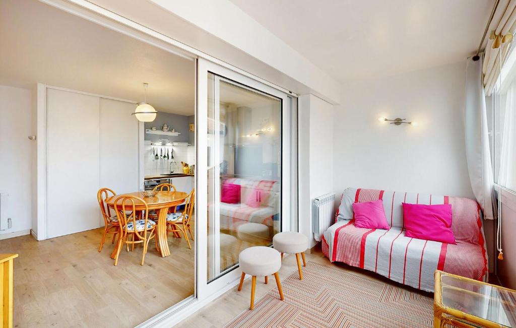 Stunning Apartment In Ciboure With Kitchen photo 3