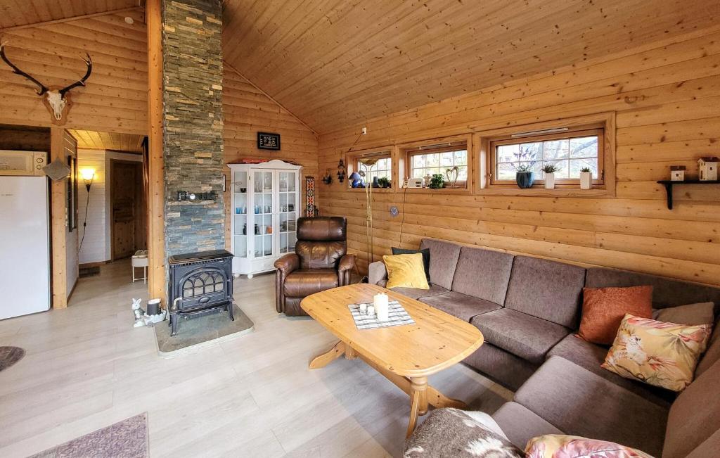 Gorgeous Home In Vikedal With Kitchen photo 4