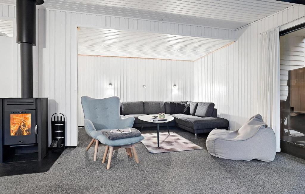 Lovely Home In Bording With Wifi