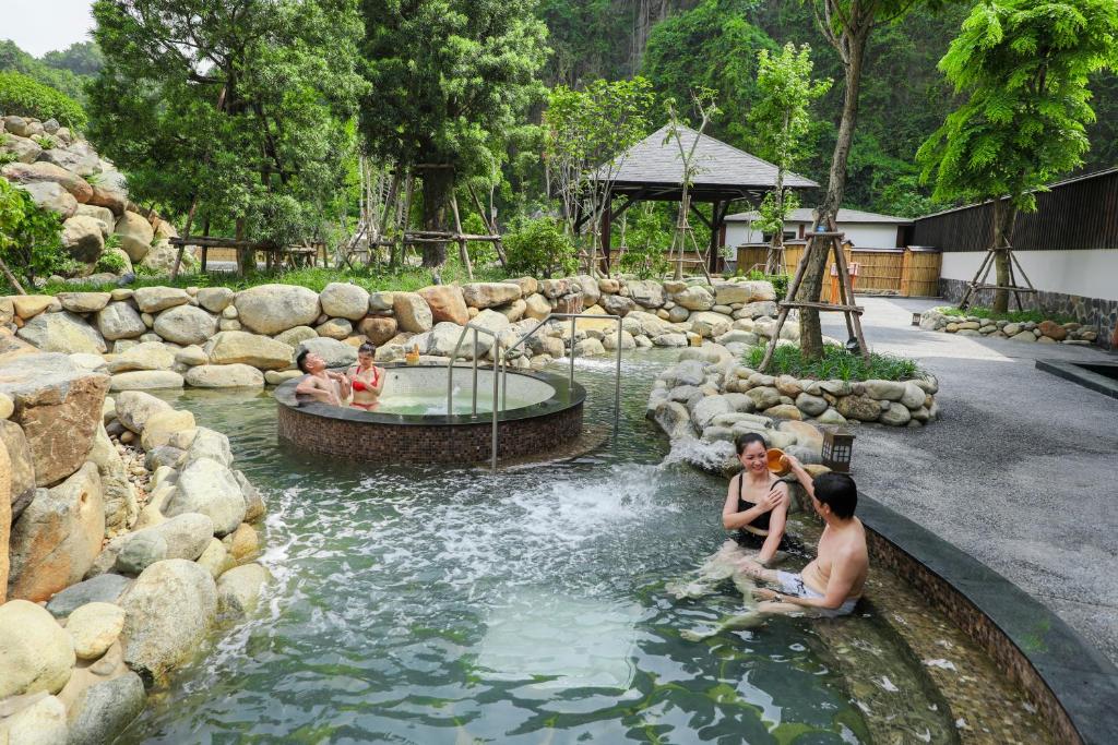 Vé tắm Yoko Onsen Quang Hanh - khung giờ 9h-13h photo 3