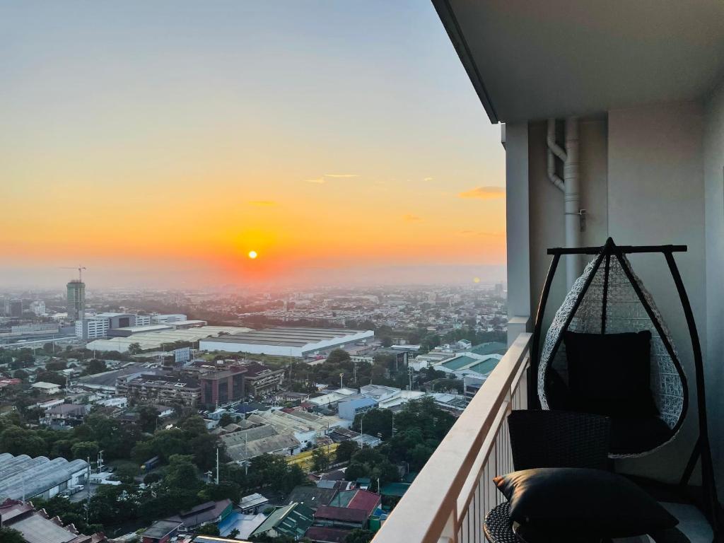 2 bedroom with parking balcony fully furnished free wifi pool photo 3