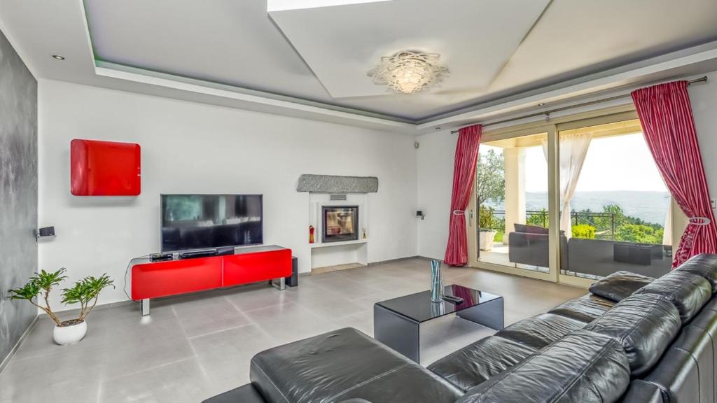 Villa Over The Hilltop photo 4