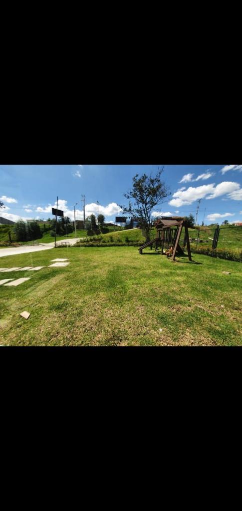 Vive un alojamiento privado, en una área tranquila con espacio verde