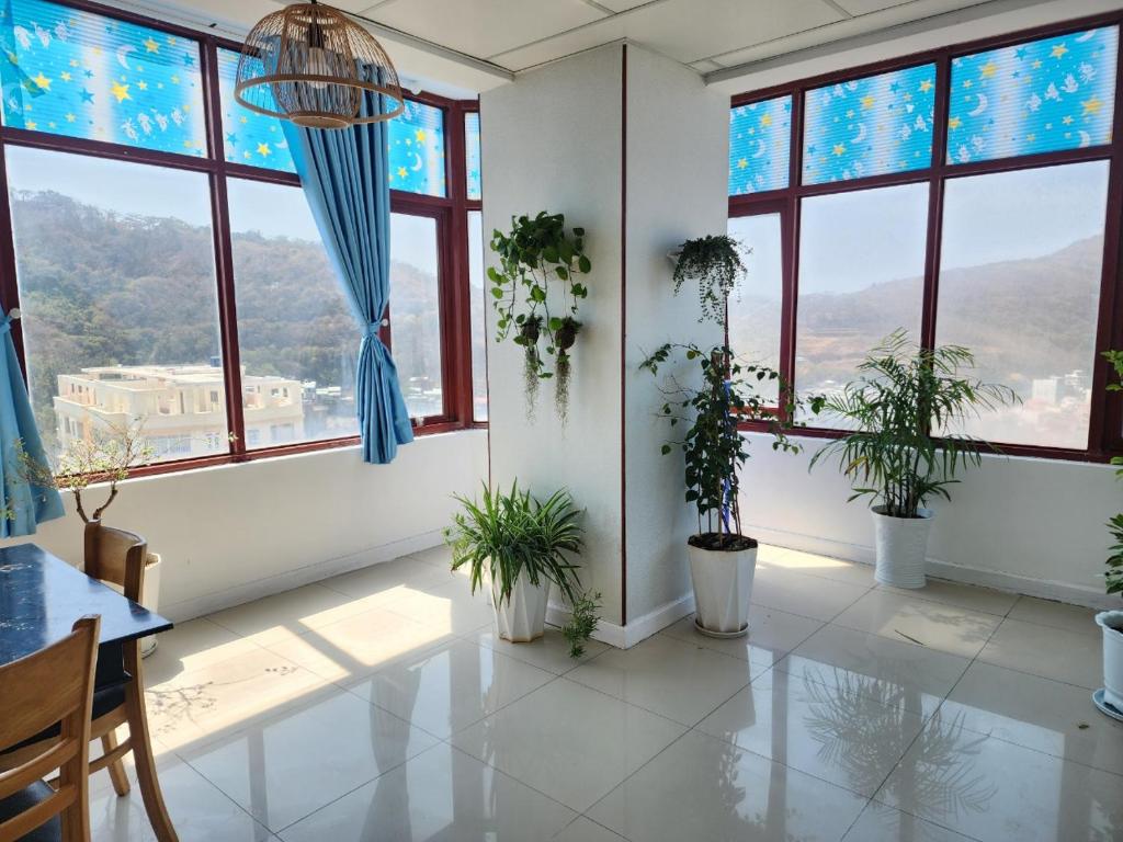 SƠN THỊNH hotel-hosted by THỦY.0 chín ba tám một hai bốn bảy tám không