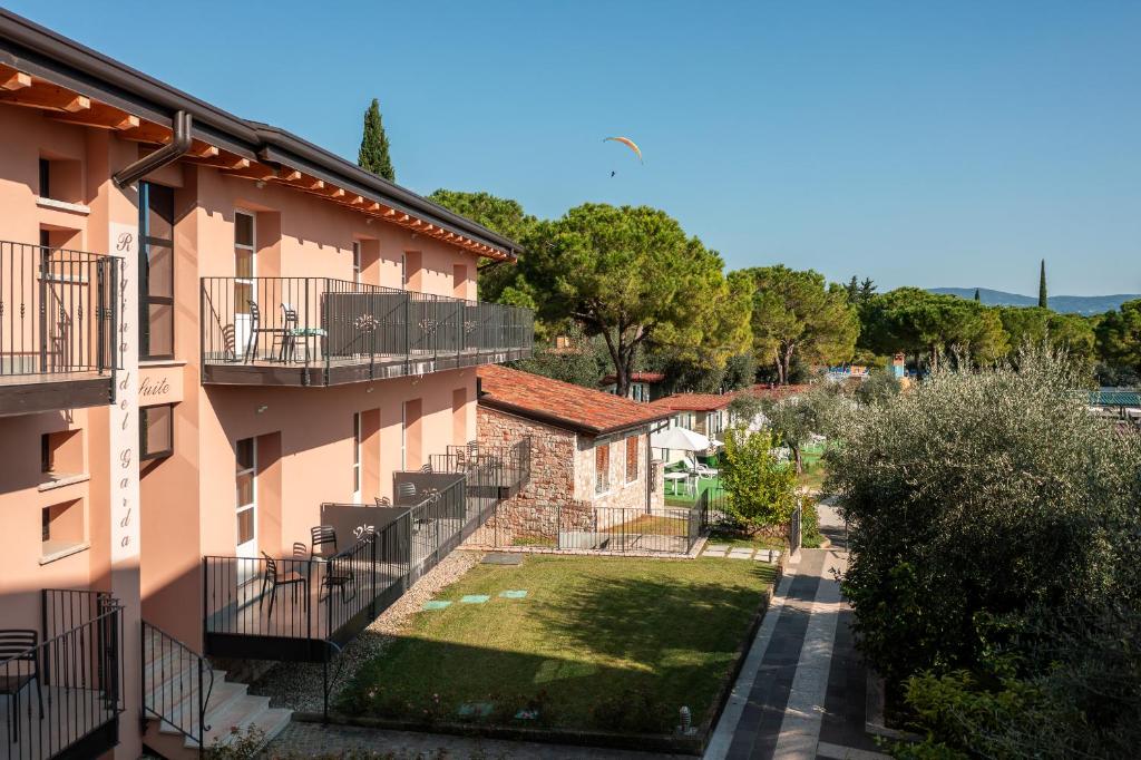 Regina del Garda Suite photo 2