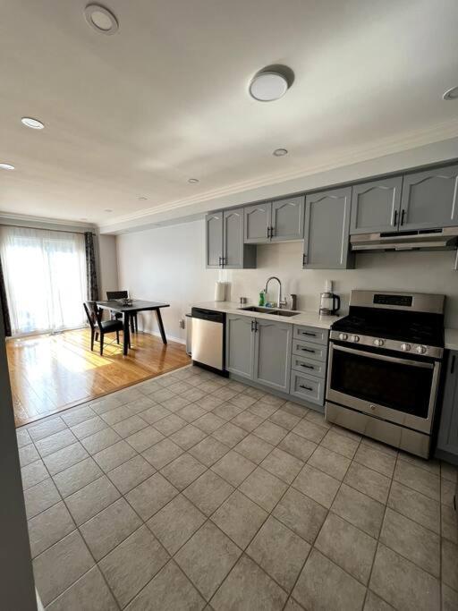 Modern and stylish home! photo 1