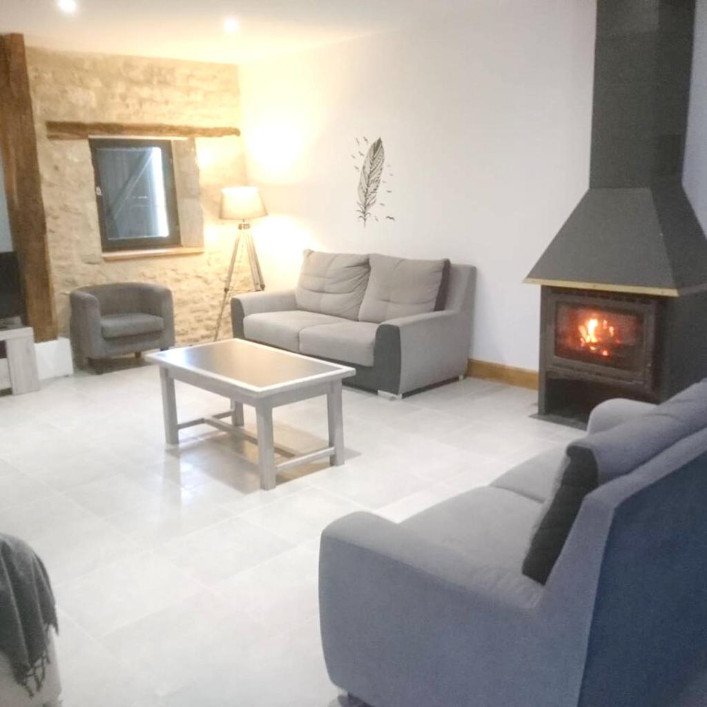 Villa de 6 chambres avec piscine privee jardin amenage et wifi a Montpezat de Quercy photo 2
