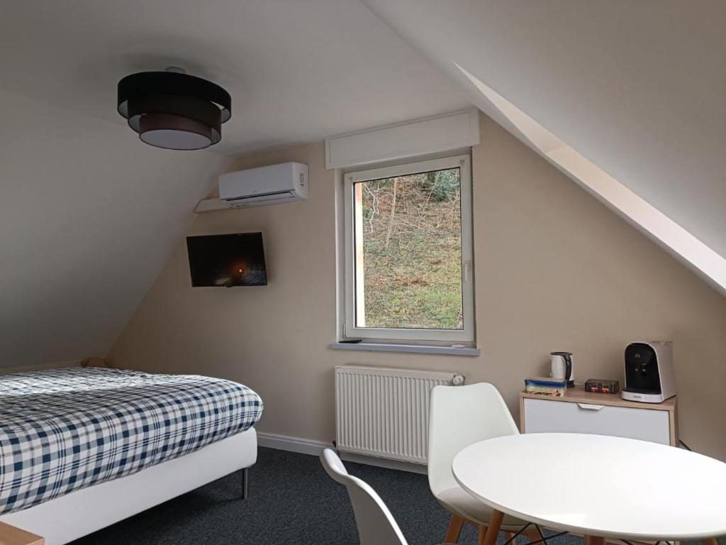 La Fontaine Aux Enfants - Chambre avec sdb privée photo 2