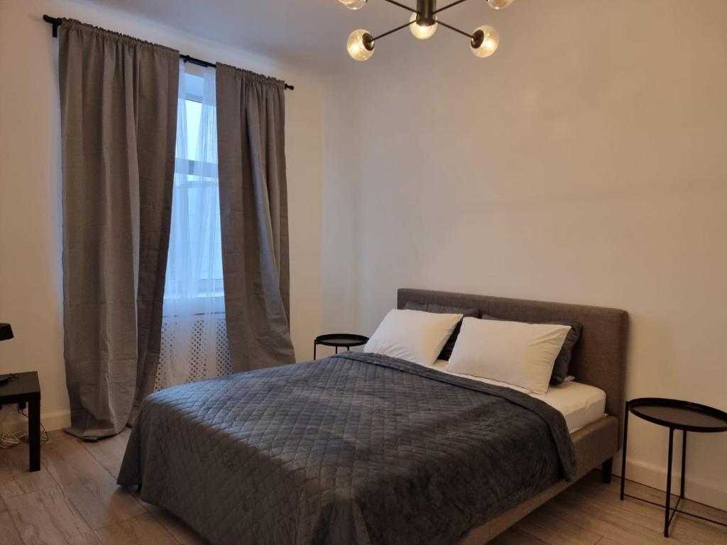 City Inn River view 2 Bedroom apartment with parking - Tap to explore photos