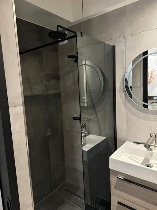 Luxe woning Bubbles! Met airco en Parkeren op eigen grond photo 2