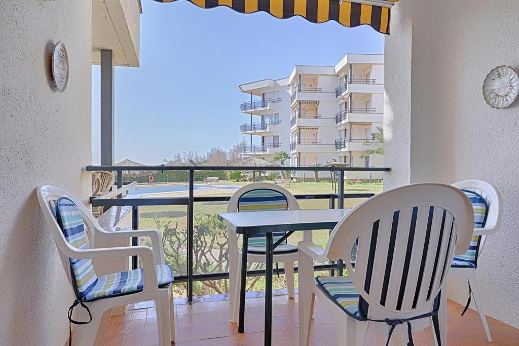 Apartamento en Creixell Primera linea de playa. photo 2