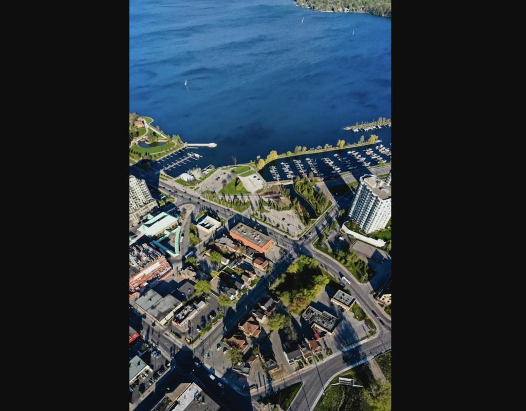One Bedroom Apartment Steps to Waterfront/Downtown Barrie photo 4