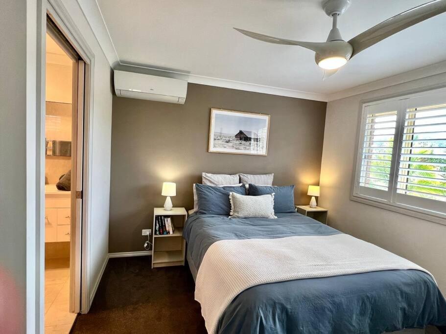Alkira - comfy home with pool photo 2