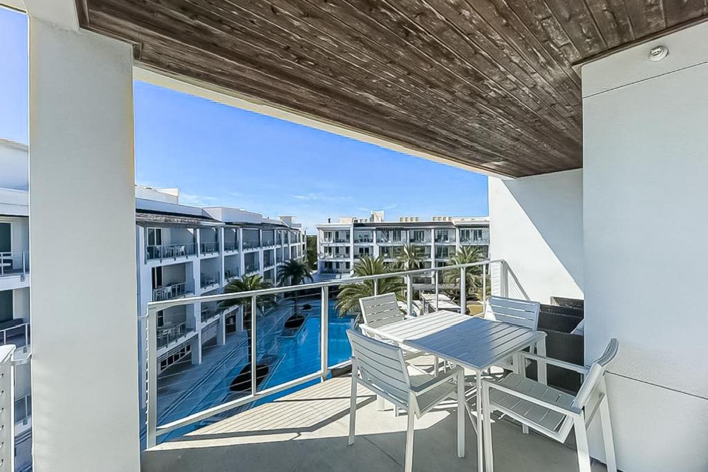The Pointe 3-341 photo 1