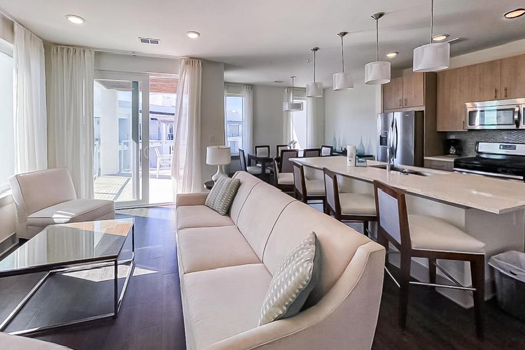 The Pointe 3-341 photo 2