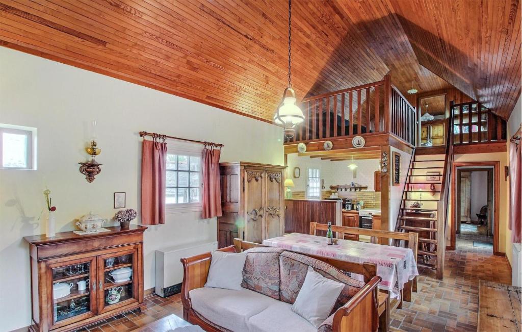 Nice Home In Ploudalmzeau With Wi-fi photo 3