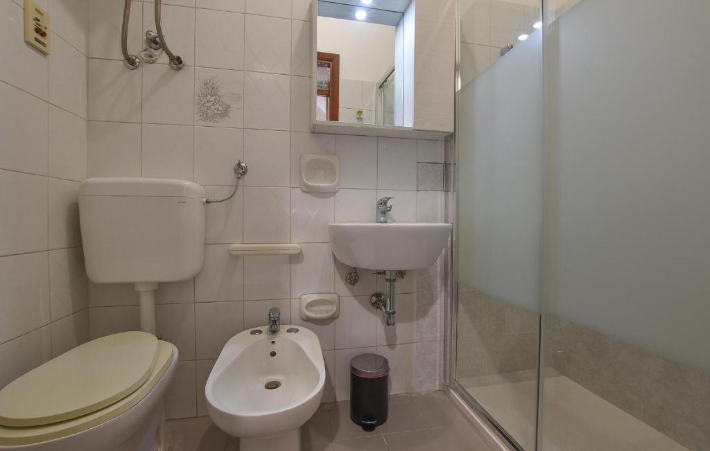 Stunning Apartment In Chiaramonte Gulfi With Wi-fi photo 4