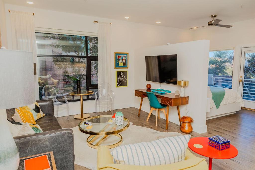 The Hive 102 King with Balcony Pet Friendly image
