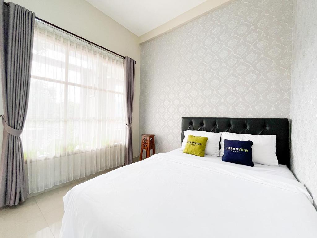 Urbanview Syariah Hotel Kanigara Batu photo 2