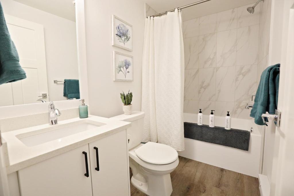Queen Bed,Near Airport,Kids Playground,Disney+ photo 4