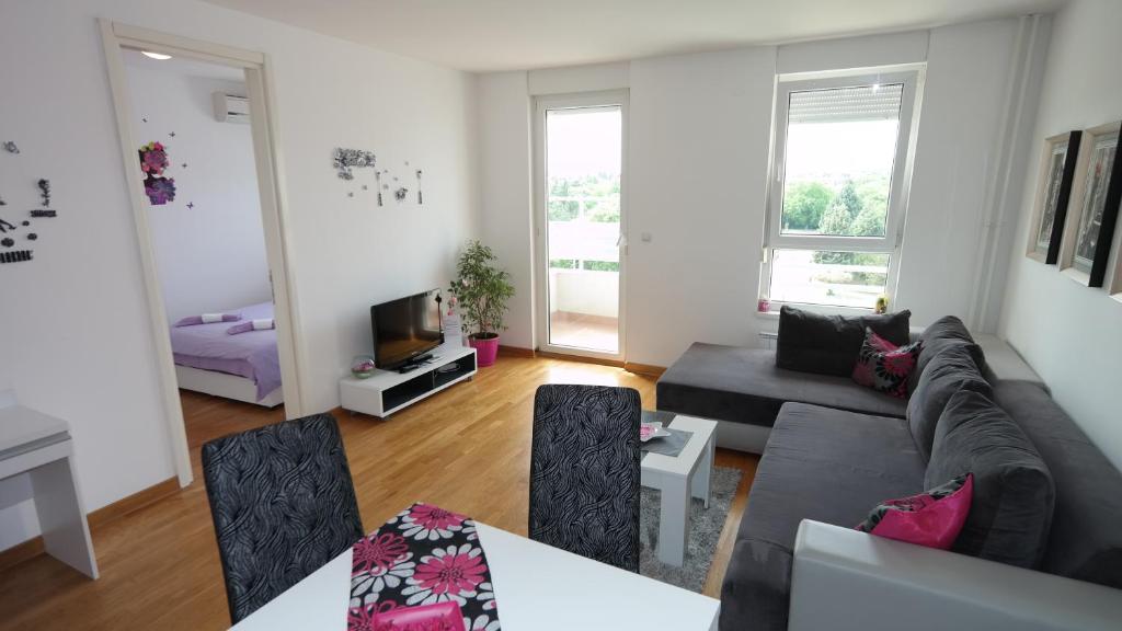 Апартаменты (Апартаменты с видом на сад), Apartments Delta Belgrade
