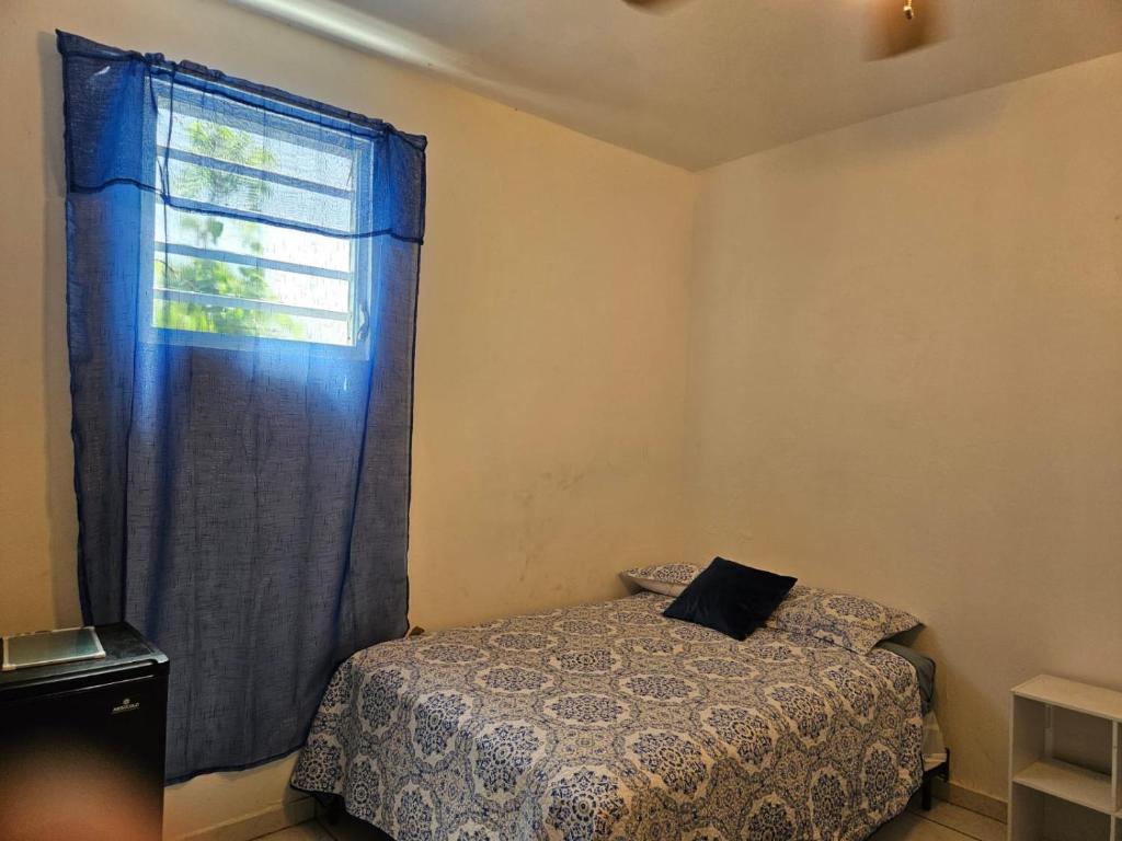 Newly remodeled 2nd Floor Unit, 5 BR photo 3