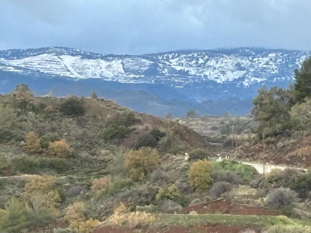 SOFROS VALLEY HILLS CHALET photo 3