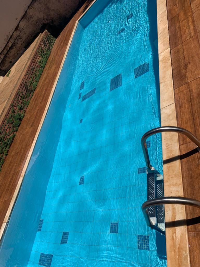 Casa para festas com piscina e cama elástica photo 2