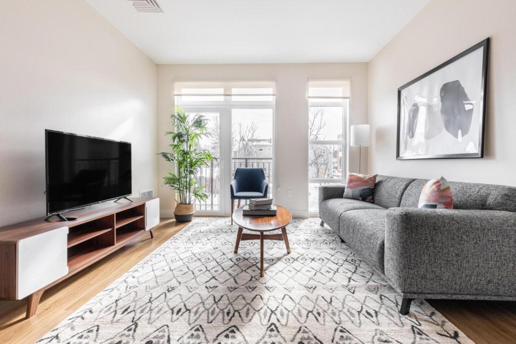 Newton 2br w wd nr dining shopping BOS-975 photo 2