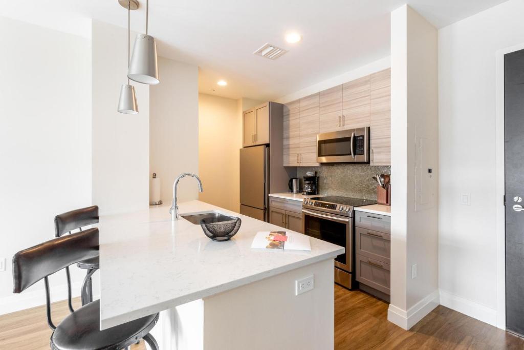 Newton 2br w wd nr dining shopping BOS-975 photo 4