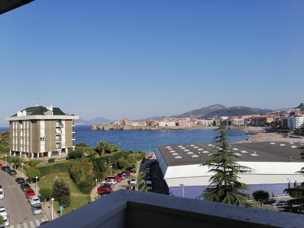 Apartamento dúplex junto a la playa con garaje photo 1