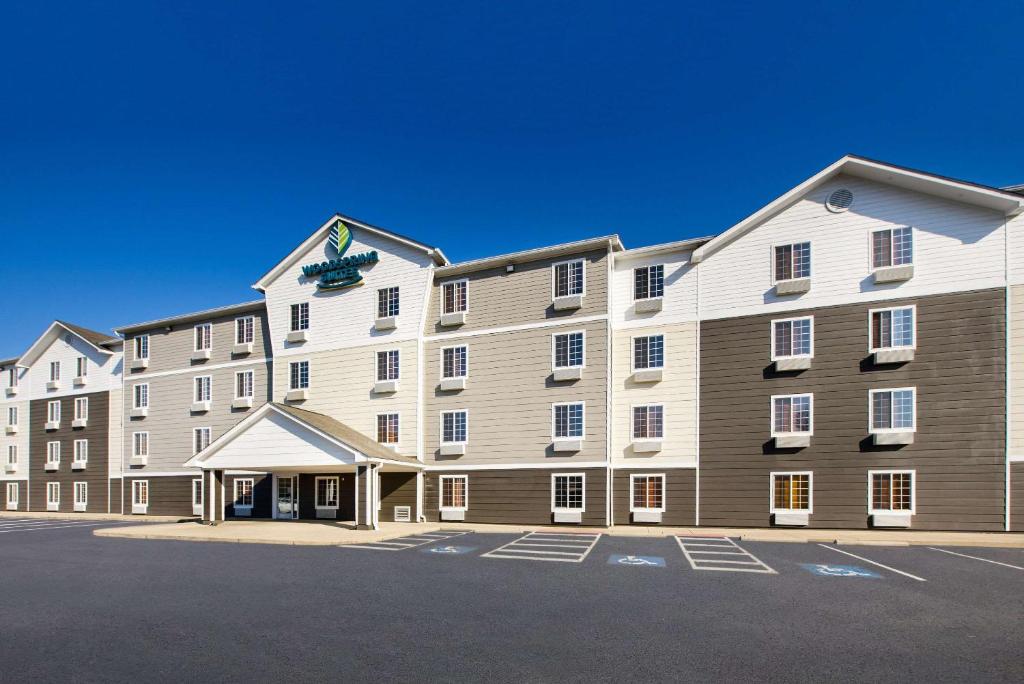 WoodSpring Suites Columbus Southeast image